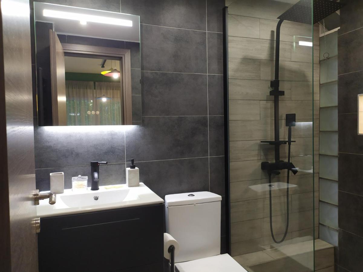 Sky Nomads Apartment เทสซาโลนิกิ ภายนอก รูปภาพ